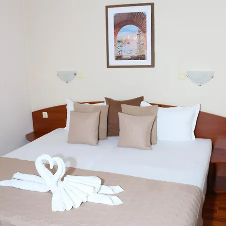 Guest house Red House 3*