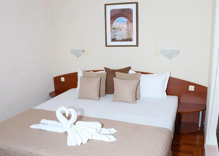 Πανσιόν Red House 3*