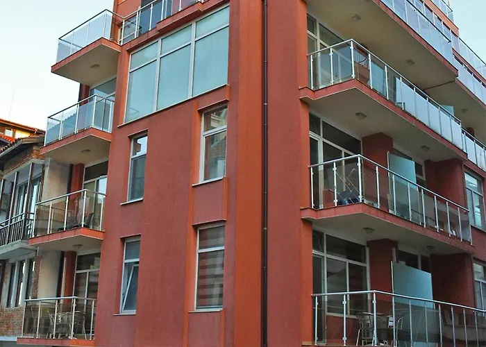 Πανσιόν Red House