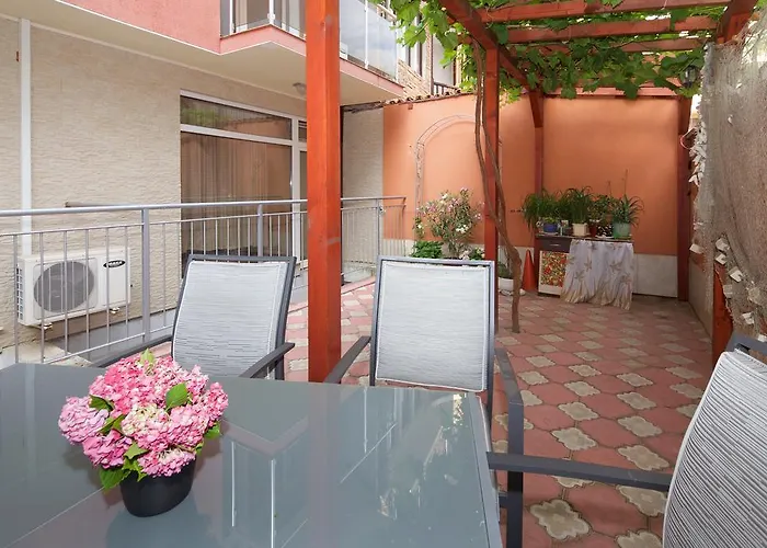 Red House Πανσιόν